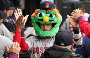 ¿Qué hacer con la repleta de la Liga Americana East?