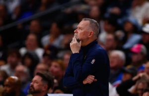 Tensión entre Michael Malone, Calvin Booth condujo a la limpieza de la casa, dejando al ex campeón Nuggets en el limbo