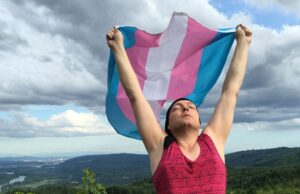 Elisa Rae Shupe, primera persona en nosotros para ser reconocida legalmente como no binaria, ha muerto a los 61 años