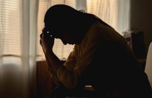 El DHS cierra “puerta abierta” para que las mujeres y los inmigrantes queer denuncien abusos, dicen los defensores