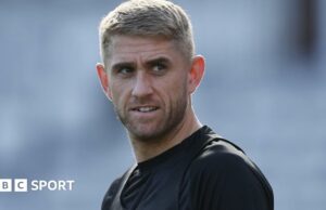 Olly Stone: Inglaterra Pace Bowler to Miss Test Cricket Summer con lesión en la rodilla