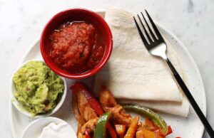 Fajitas de pollo fácil – Un hermoso desastre
