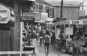 10 momentos de Fire Island que definieron su historia LGBTQ+ de 160 años