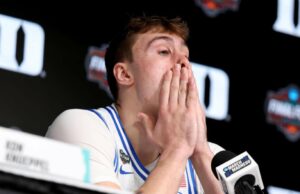 Cooper Flagg ha dejado el edificio: la carrera universitaria de Duke Superstar termina en el devastador colapso de Final Four