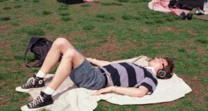 “F ** Gots asisten a la iglesia”: el cannabis encuentra un poder superior en un picnic para 700 stoners