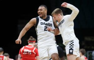 Soporte de corona de baloncesto universitario 2025: puntajes, horario como Butler gana en el debut del torneo de postemporada