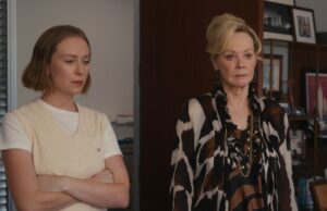 ¿Qué está pasando realmente en la sala de escritores 'Late Night' de Deborah Vance? – Hollywood Life