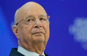 Fundador de Davos acusado de manipular la investigación del Foro Económico Mundial