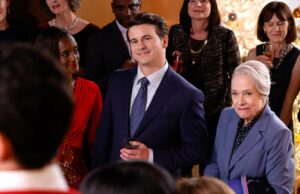 Jason Ritter de Matlock habla de la traición final de Julian, se burla de la temporada 2