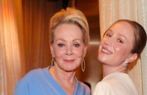 Hannah Einbinder sabe que los fanáticos de 'Hacks' quieren que Ava y Deborah se besen. Ella también lo hace