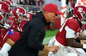 Juegos de primavera de fútbol americano universitario 2025: Batallas QB en Alabama, Ohio State; La era de Bill Belichick comienza en UNC