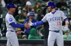 Carson Kelly llega a ciclo, se convierte en el primer jugador de los Cachorros en lograr la hazaña en más de 30 años