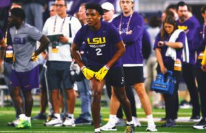 Ex-Lsu WR Kyren Lacy murió en aparente suicidio durante la persecución policial, dicen las autoridades