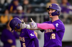 Equipos de béisbol universitario que se ven más listos para la Serie Mundial de la universidad masculina