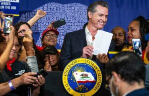Gavin Newsom se jacta de California ahora la cuarta economía más grande del mundo