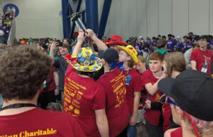 El equipo de Robótica de Lafayette recoge el Premio al Campeonato Mundial