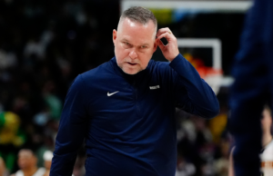 ¿Disparar a un entrenador ganador del título una semana antes de los playoffs? Par para el curso en la temporada de las decisiones locas de la NBA