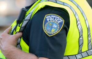 El ex policía desacreditado desempeñó “papel clave” en la deportación del hombre venezolano gay a la prisión de El Salvador