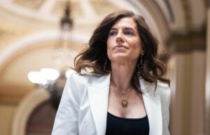 Según los informes, la representante Nancy Mace usó el T-Slur no una vez, no dos veces, sino cuatro veces en un evento de Iowa
