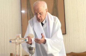 El obispo más antiguo del mundo celebra 103 años de fe y servicio