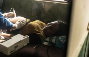 Los recortes de ayuda amenazan el progreso frágil en la finalización de las muertes maternas, las agencias de la ONU advierten