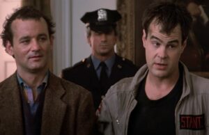 La muerte de John Belushi significaba que no podía ser un fantasma, pero aún así trabajaron en un tributo a la película.