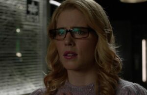 Emily Bett Rickards está por debajo para regresar como Felicity en un renacimiento de Arrow, y me encanta su razón por la cual