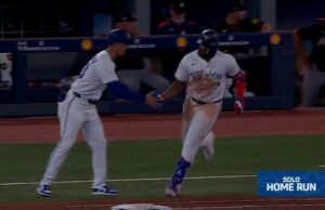 Vladimir Guerrero Jr. golpea su primer jonrón de la temporada vs. Bravos