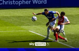 La controvertida penalización de Everton contra el Arsenal fue más una falta de falta, Dermot Gallagher dice en el reloj de referencia | Noticias de fútbol