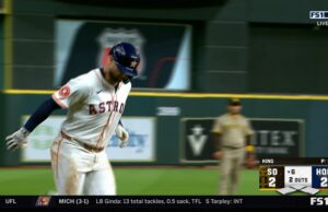 Christian Walker de Astros aplasta a un jonrón de dos carreras para empatar el juego contra Padres