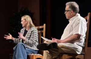 Los aspirantes a los estudiantes de periodismo de OU aprenden sobre el mundo de las noticias locales