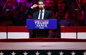 Qué saber sobre el controvertido comediante Tony Hinchcliffe