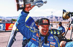 La ex estrella de NASCAR, Tony Stewart, gana la primera victoria de combustible en su carrera en NHRA