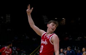 Connor Essegian Splashes de Nebraska de 3 puntos para extender el plomo contra Georgetown