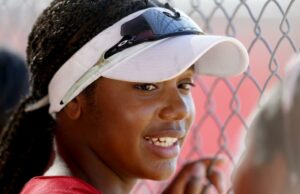 Orange Lutheran se aferra a la victoria del softbol sobre Mater Dei