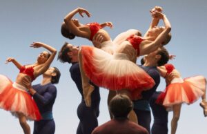 Revisión de 'Étoile': los detalles y el diálogo conducen una comedia en el mundo del ballet