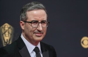 John Oliver demandó por difamación por el jefe de atención médica