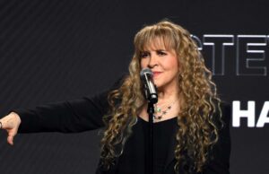 Stevie Nicks está 'No tirar de ningún golpe' en su nuevo álbum