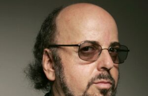 El jurado otorga $ 1.68 mil millones a 40 mujeres en la demanda de escritores y directores James