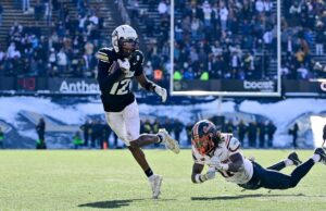 Travis Hunter corre rutas, atrapa pases de Shedeur Sanders en el día profesional de Colorado