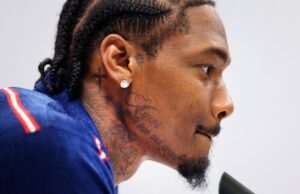 El contrato de Stefon Diggs contiene amplias protecciones para los Patriots con respecto a su lesión en la rodilla
