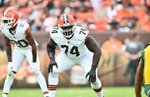 Cowboys para firmar Ol Hakeem Adeniji