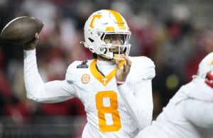 Tennessee Vols pase de iniciar QB Nico Iamaleava sobre Holdout por más dinero nulo