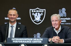 John Spytek: Cualquiera que pueda ayudarnos en QB está en consideración