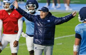 En Spring Finale, la novia de Bill Belichick solo estaba haciendo su trabajo