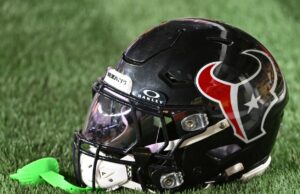 La liberación de Texans G Tremayne Anchrum Jr.