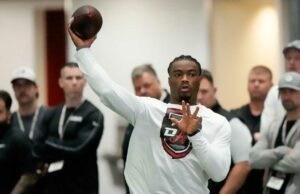 Informe: Jalen Milroe acepta Invite para asistir al borrador en Green Bay