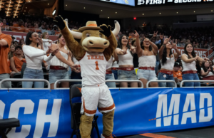 Madura de March Women: las estrellas de Texas Rori Harmon y Madison Booker pagan a los estudiantes para hacer un viaje final de Four
