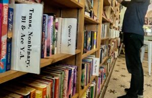 'Todos los niños no son azules' Tops 2024 Lista de libros de la biblioteca más 'desafiados' estadounidenses