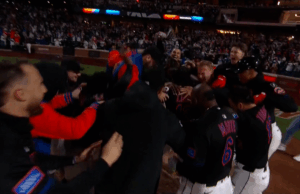 Francisco Lindor de los Mets lanza un jonrón de acceso contra los Cardenales